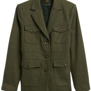 Banana Republic Expedition Blazer Olive Green gorgeous tailored fit worn twice!